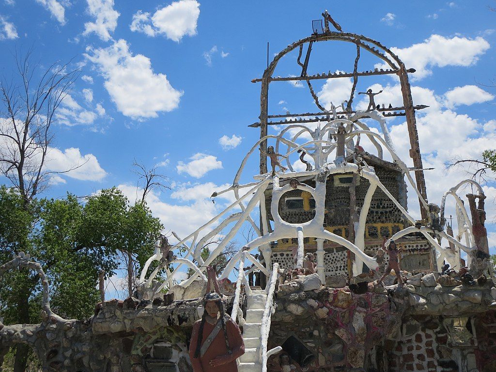 Daytime view of the Thunder Mountain Monument