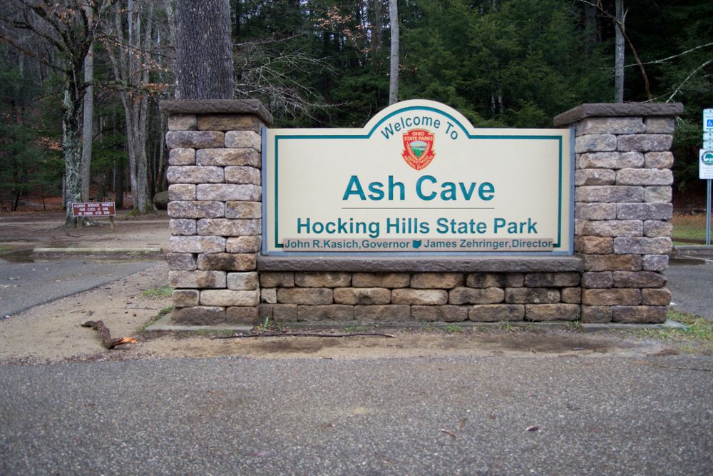 Welcome sign of Ash Cave