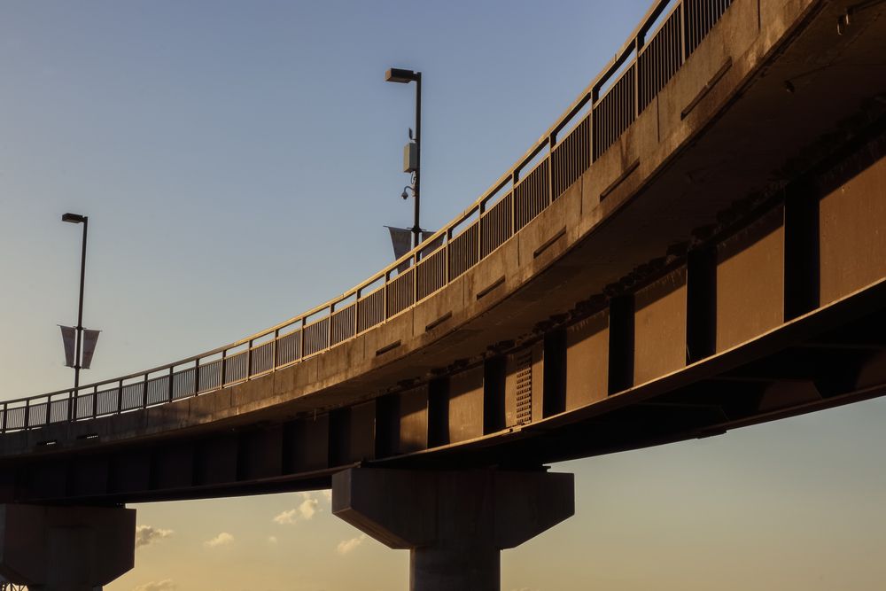 Structure of the Big Dam Bridge