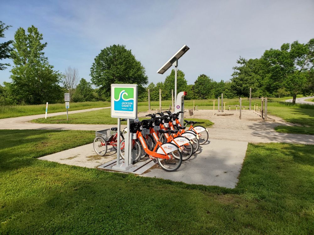 End of a bicycle trail at Longview Lake