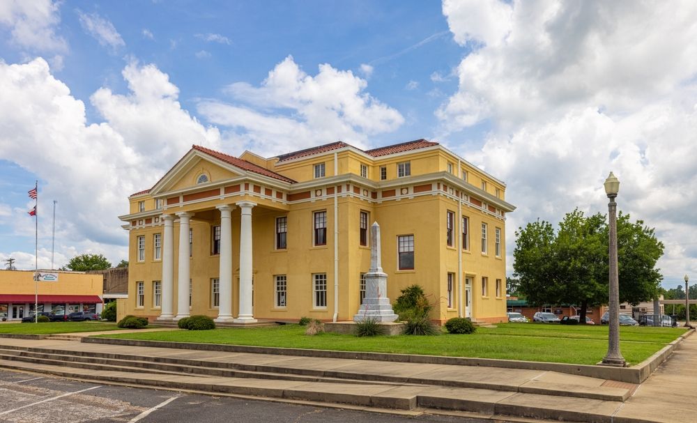 Exterior of Cass County Courthouse