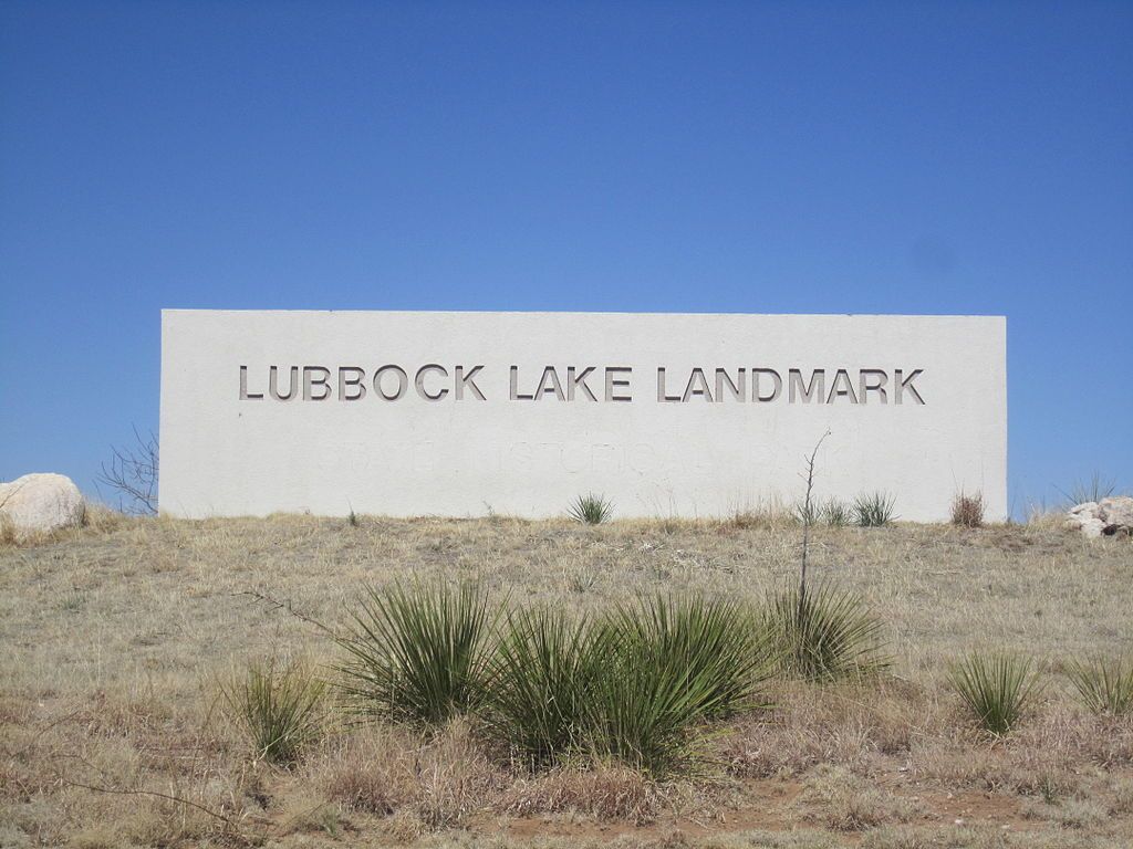 Welcome sign of Lubbock Lake Landmark