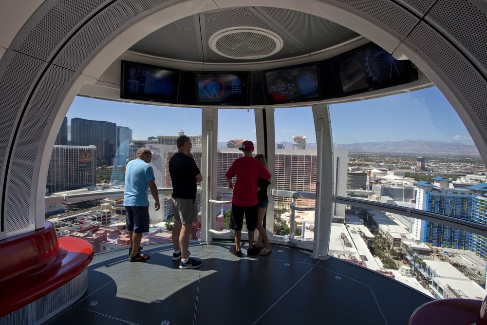People in High Roller Las Vegas