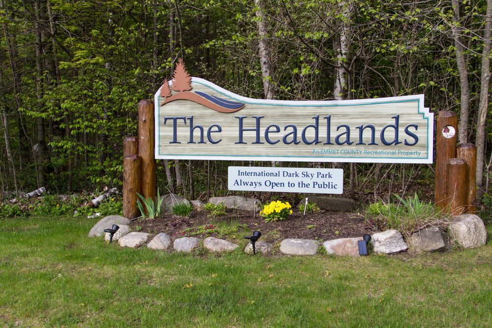Welcome sign of Headlands International Dark Sky Park