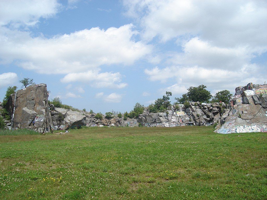 The grounds of Quincy Quarries Reservation