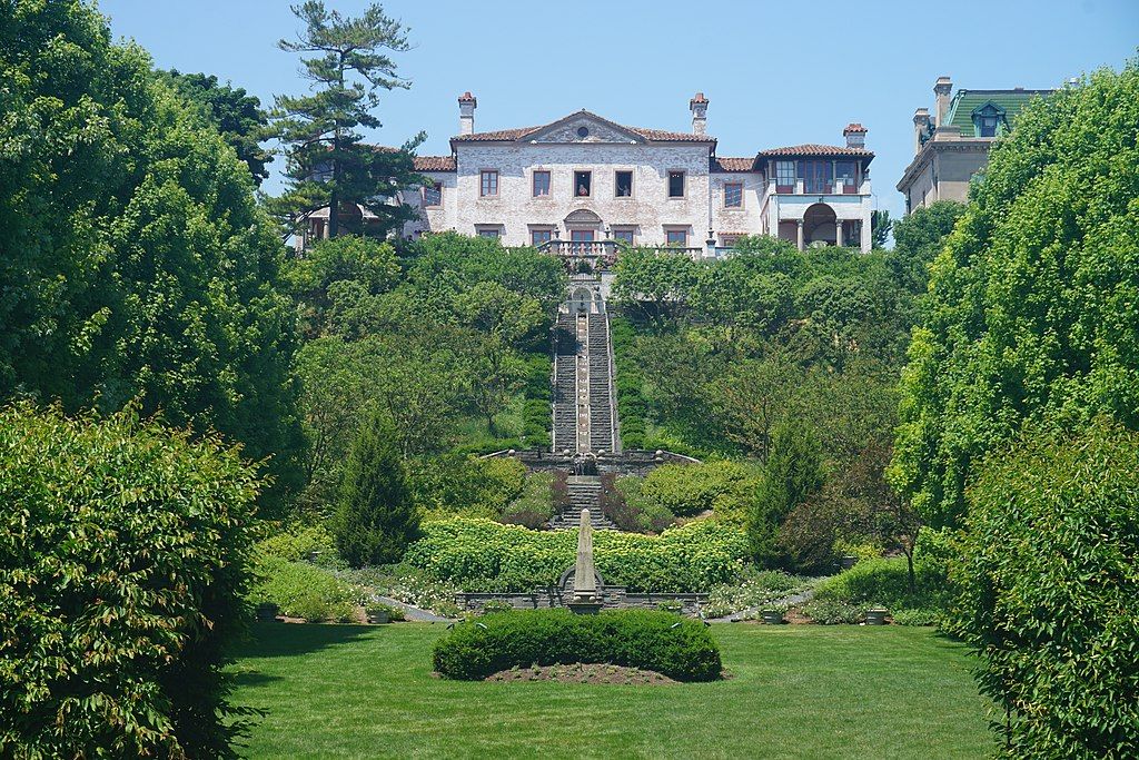 Scenic view of Villa Terrace Decorative Arts Museum