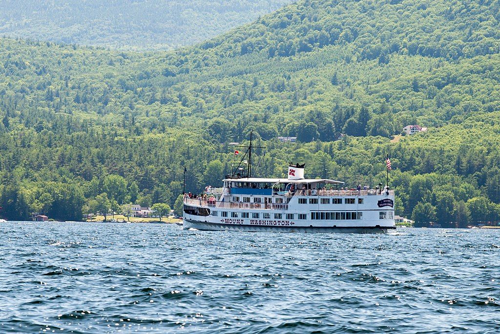 MS Mount Washington boat on water.
