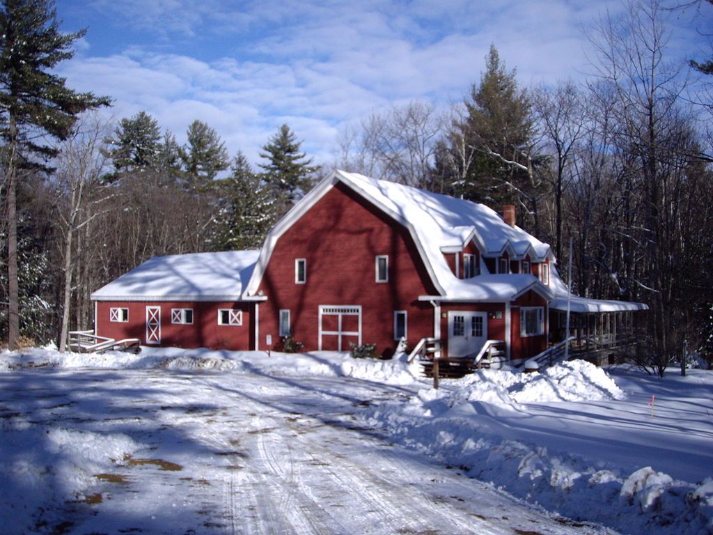 Exterior of Winnipesaukee Playhouse before renovation.