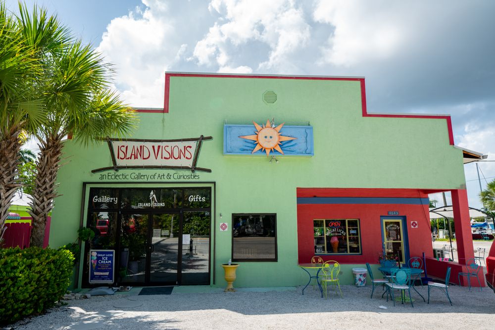 Exterior of Island Visions Gallery & Gifts