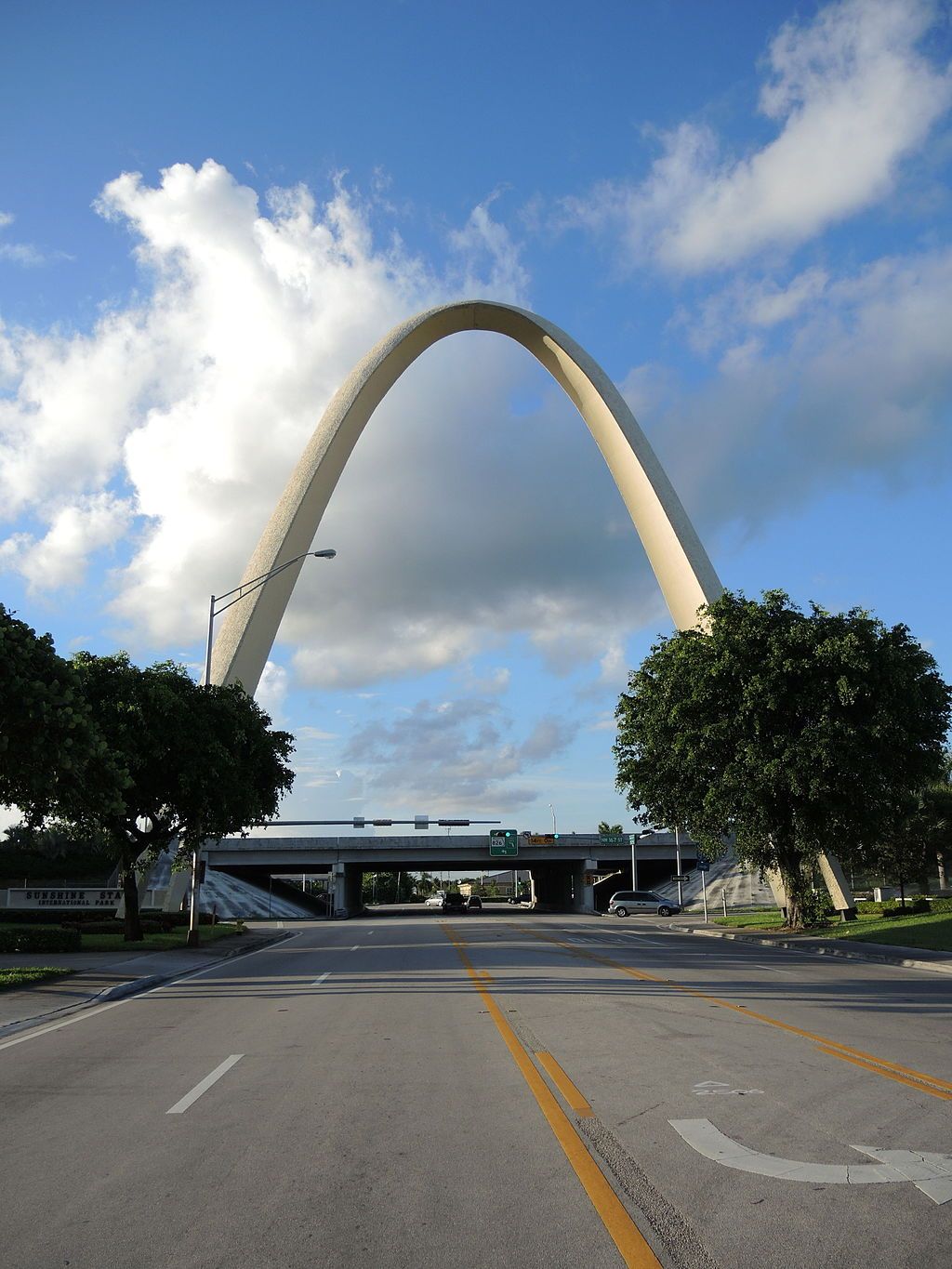 Daytime view of the Sunshine State Arch