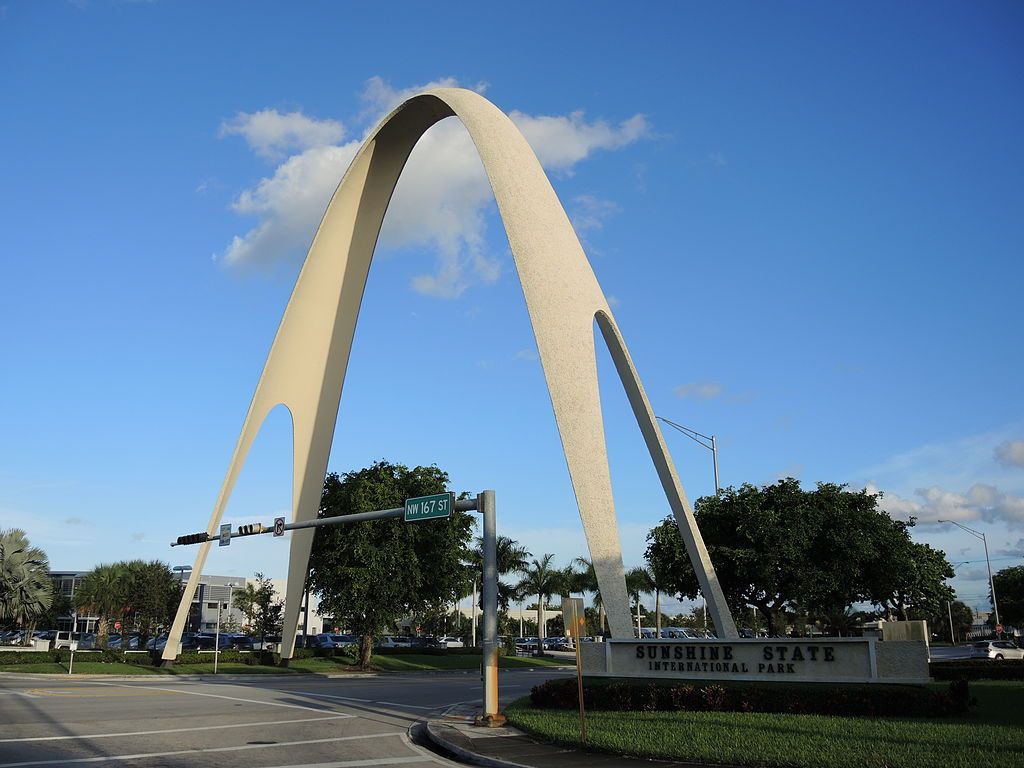 Close view of the Sunshine State Arch