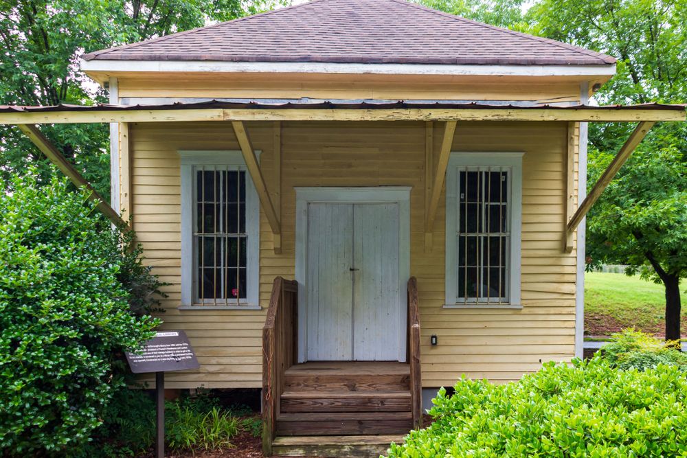 Exterior of Heritage Park's public library