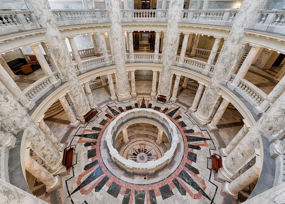 Rotunda in Idaho State Capitol