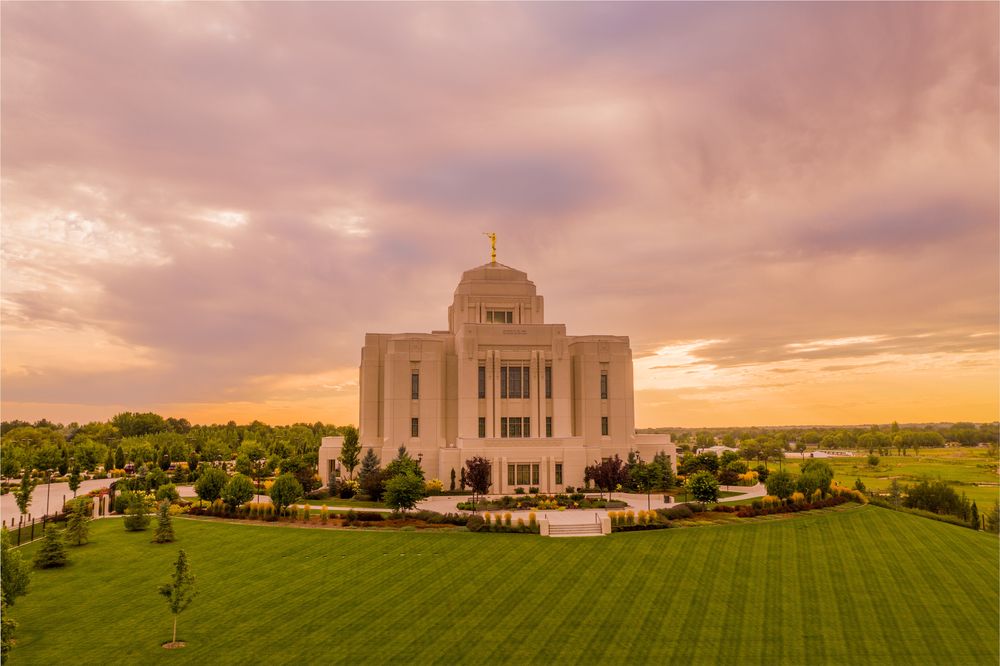 Exterior of Meridian Idaho Temple