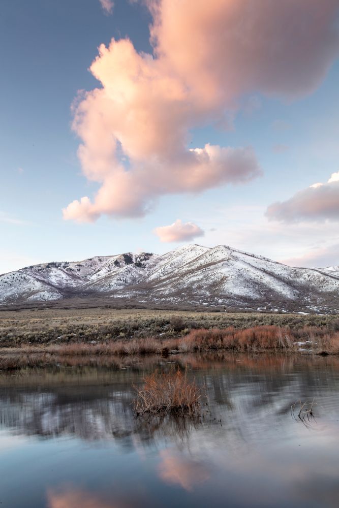 Mountain and body of water at Deer Creek State Park.