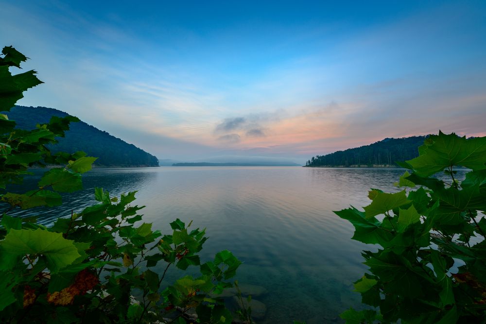Scenic view of Cave Run Lake
