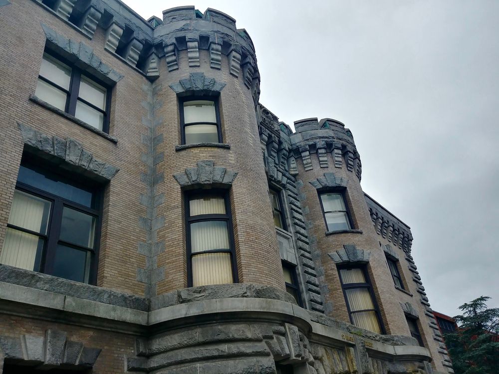 Facade of the Lawrence Light Guard Armory