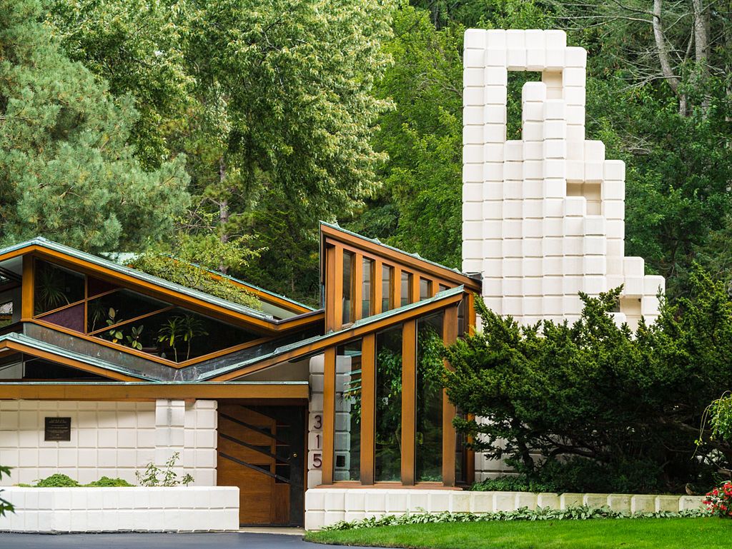 The beautiful architecture style of Alden Dow Home and Studio