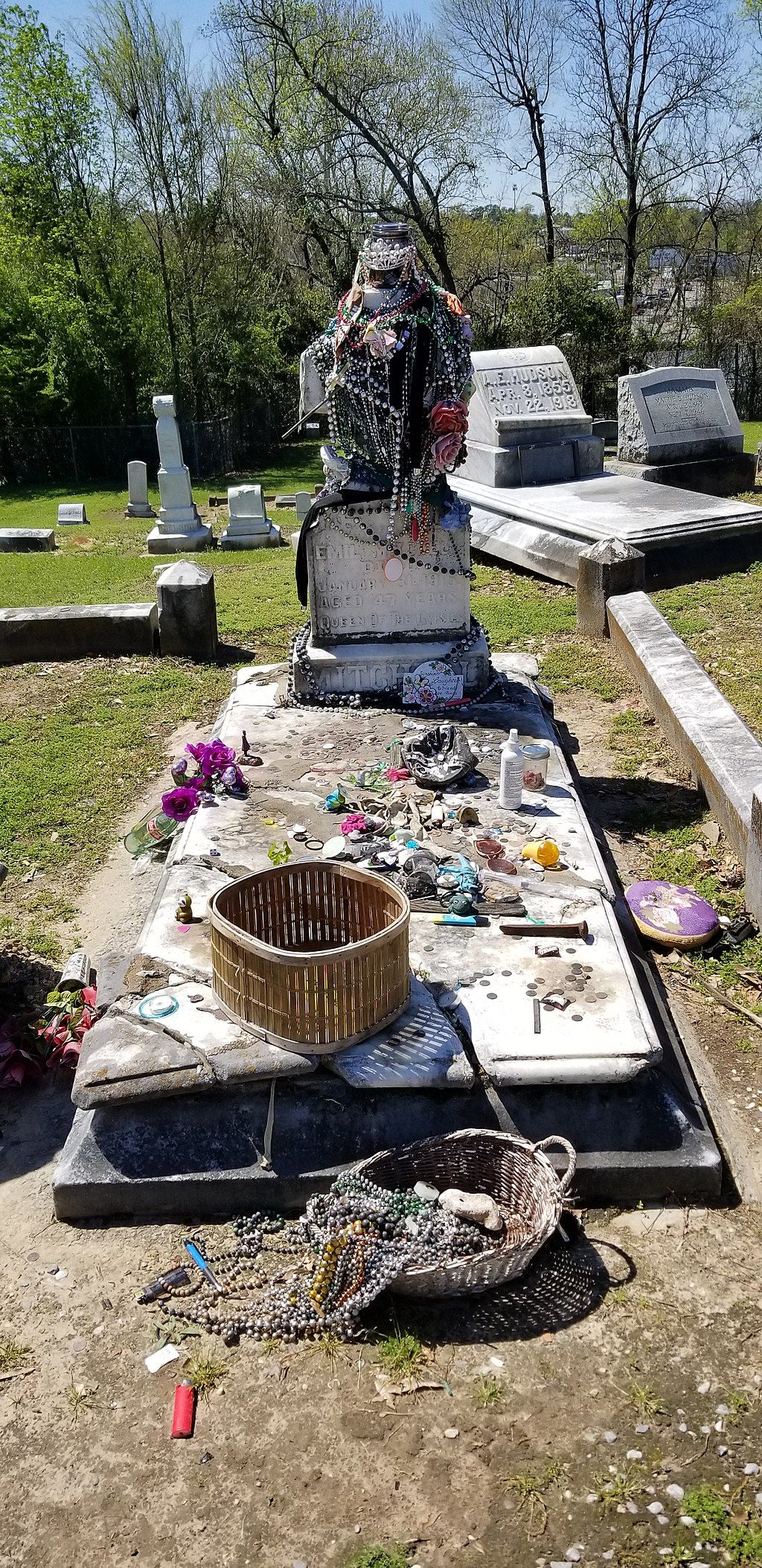 Queen of the gypsies headstone at Rose Hill Cemetery