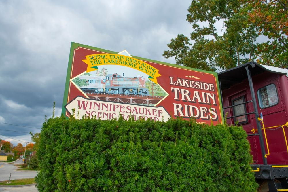 Welcome sign of Winnipesaukee Scenic Railroad