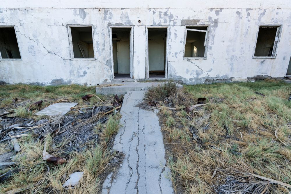 Abandoned building at Zzyzx Road