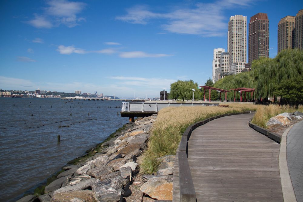 Trail at Hudson River Park