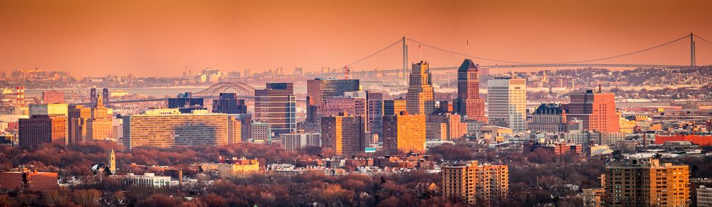 Sunset skyline view at Eagle Rock Reservation.