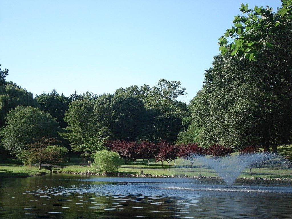 Scenic view of yantacaw brook park.