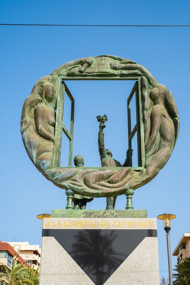 Freedom of expression sculpture at Avenida Del Mar