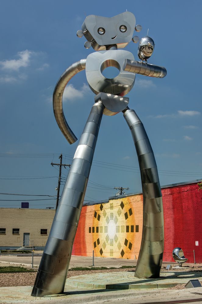 A sculpture at Deep Ellum Dallas