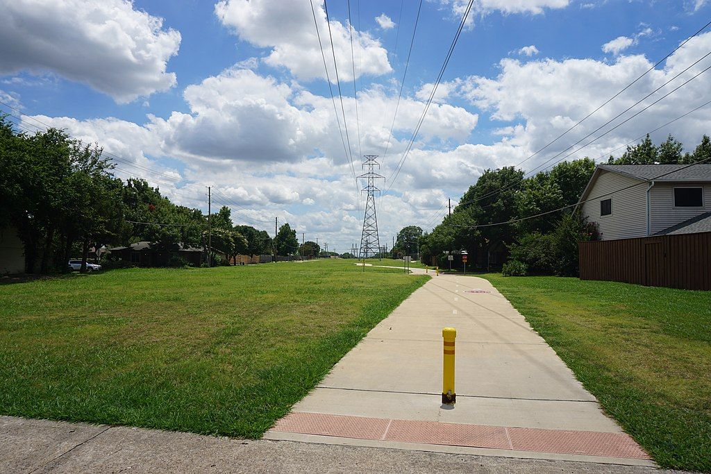 View of the paved Mesquite Heritage Trail