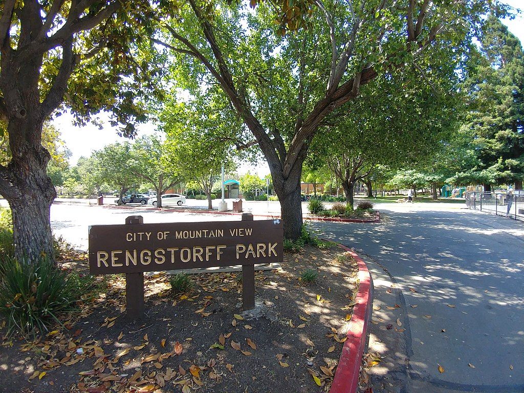 Welcome sign of Rengstorff Park