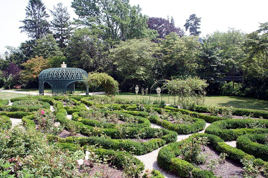Garden of the Historic Rotch-Jones-Duff House