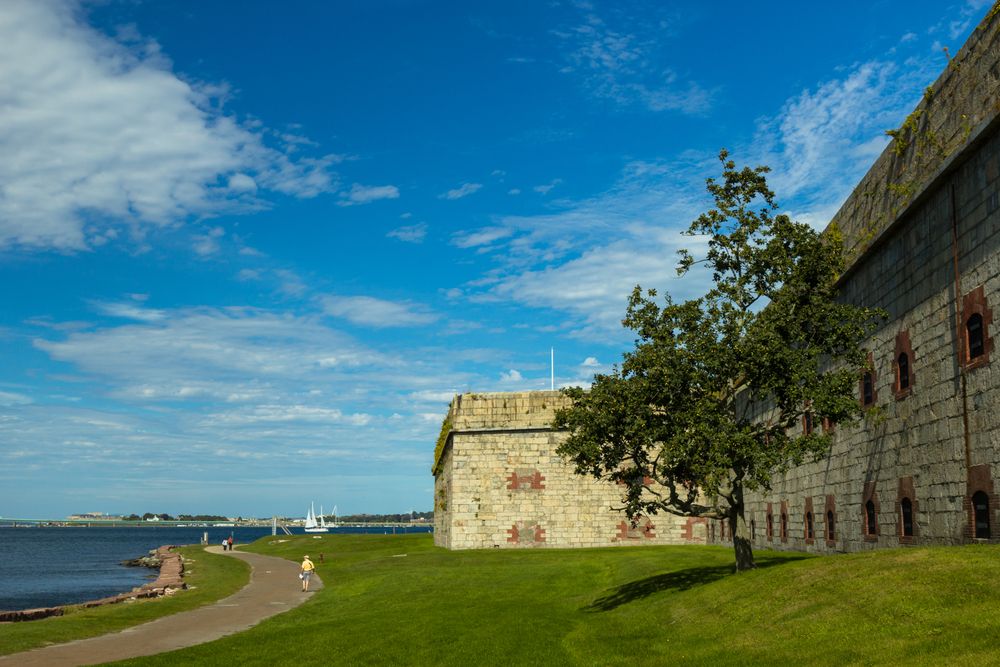 Harbor trail of Fort Adams State Park