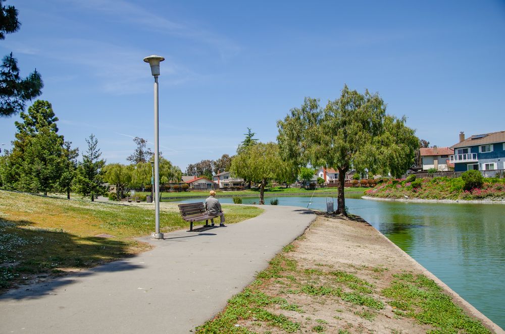 Paved trail at Lakeshore Park
