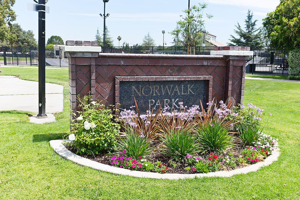 Welcome sign of Norwalk Park