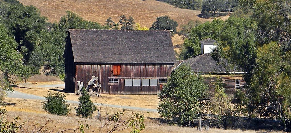 A barn at OIompali State Historic Park