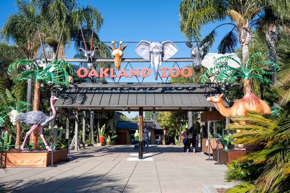 Entrance to Oakland Zoo