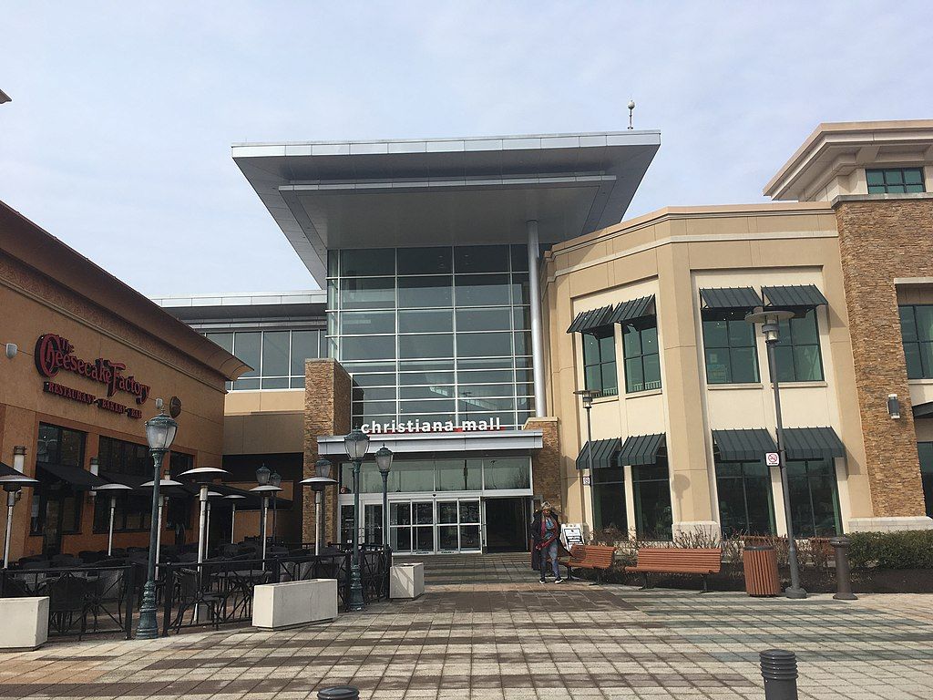 Food court entrance of Christiana Mall