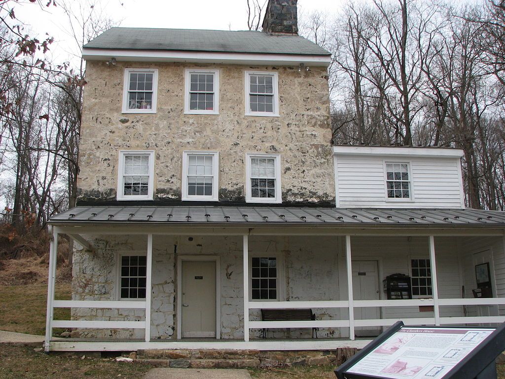 Exterior of Chamber’s House Nature Center