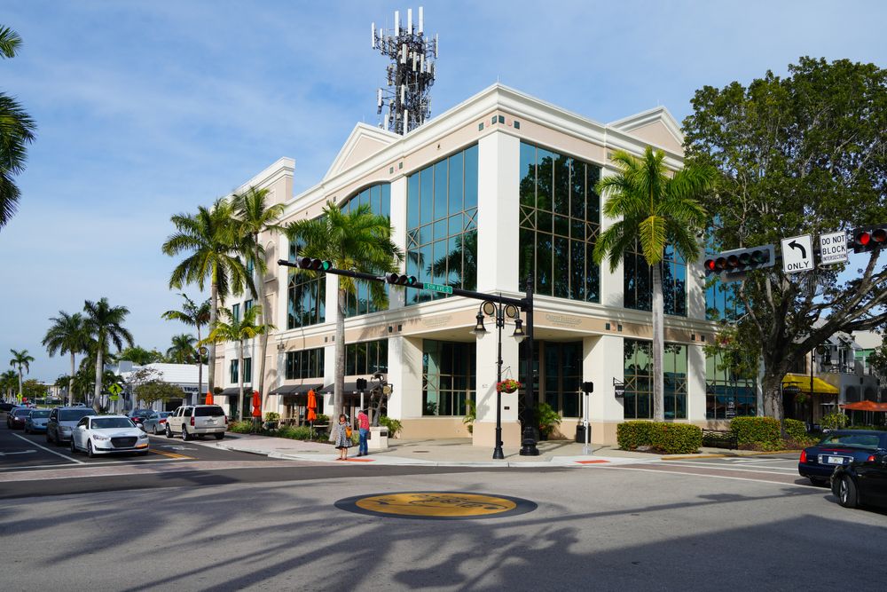 Intersection at 5th Avenue South