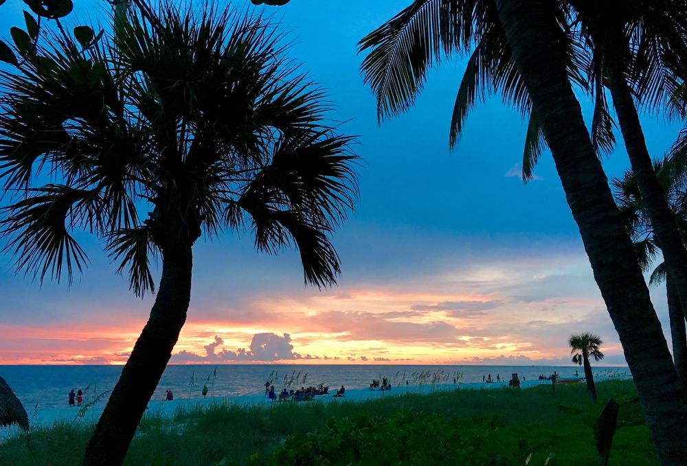 Scenic sunset at Lowdermilk Park beach