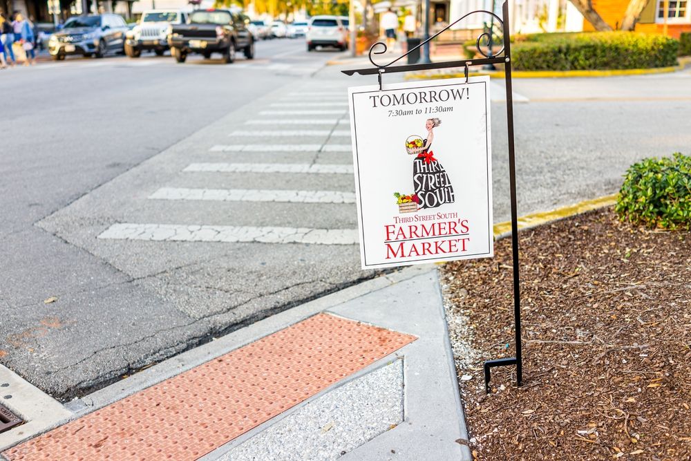 Sign at the Third Street Farmers Market