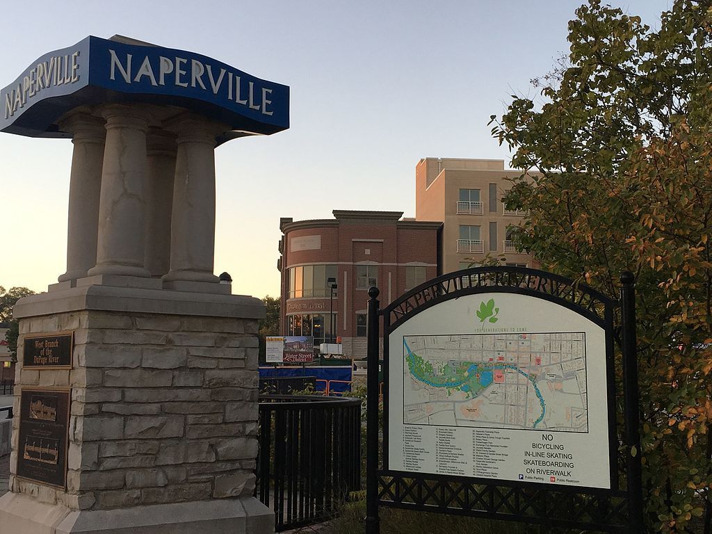 Welcome sign of Naperville Riverwalk