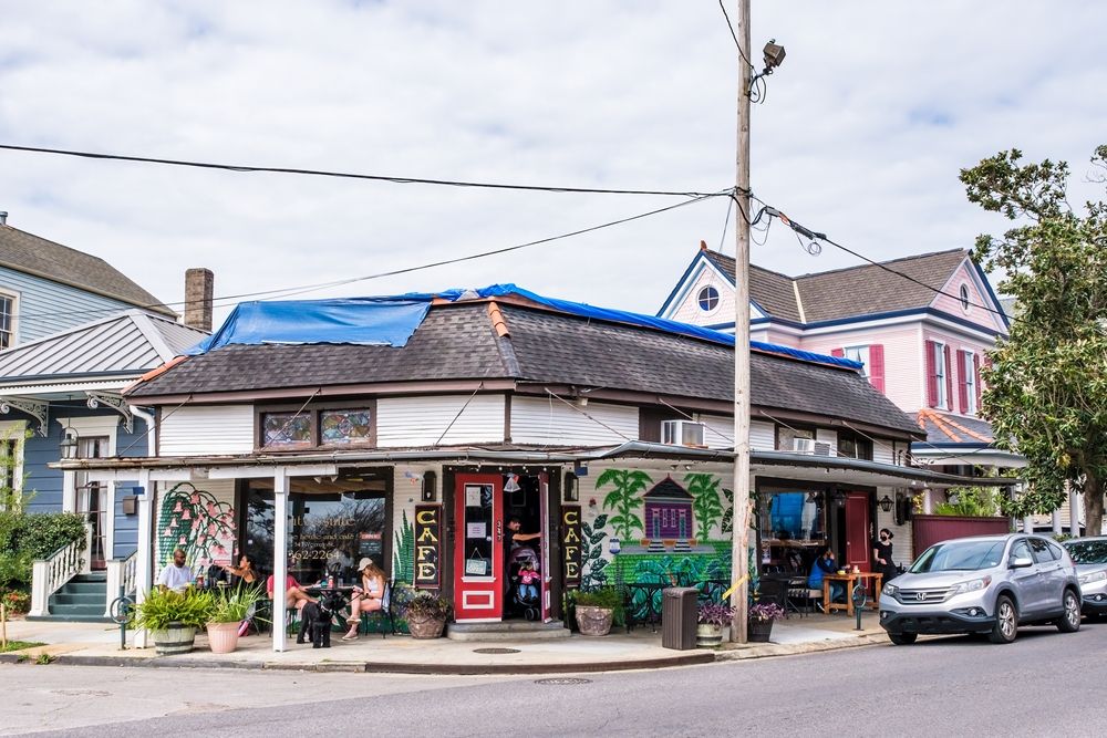 A cafe at Algiers Point