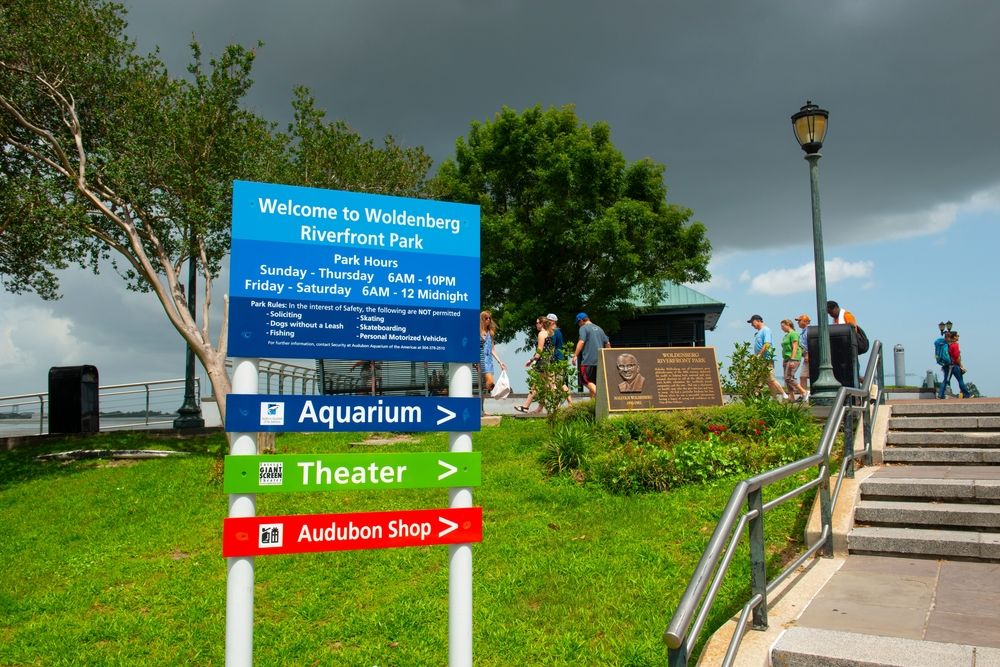 Welcome sign of Woldenberg Riverfront Park