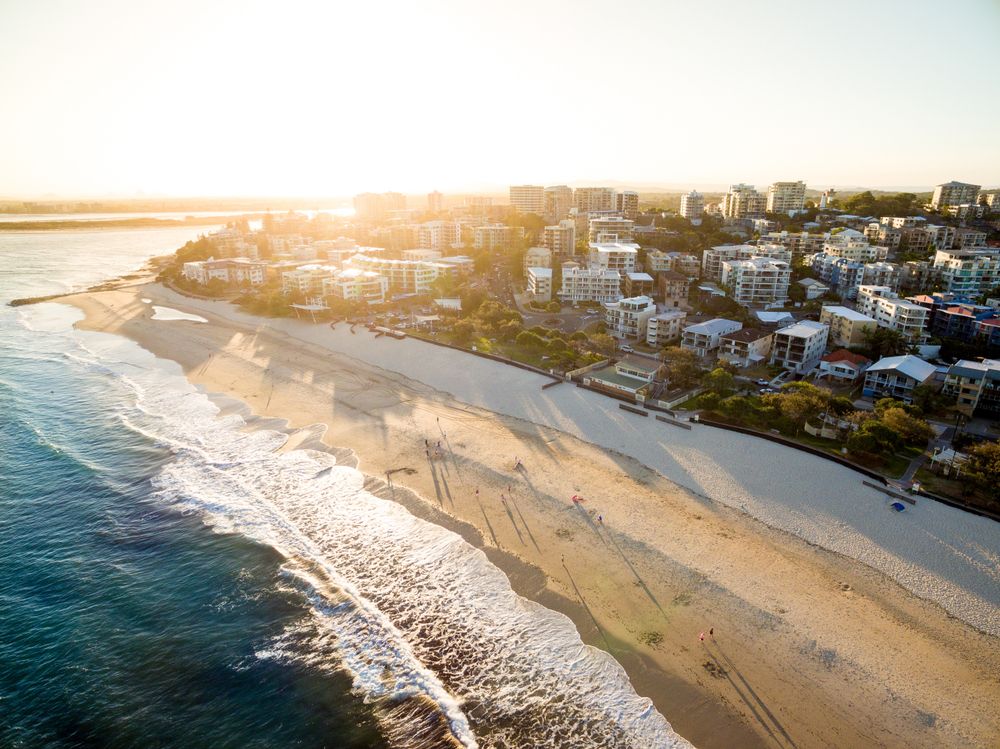 Noosa Surfing