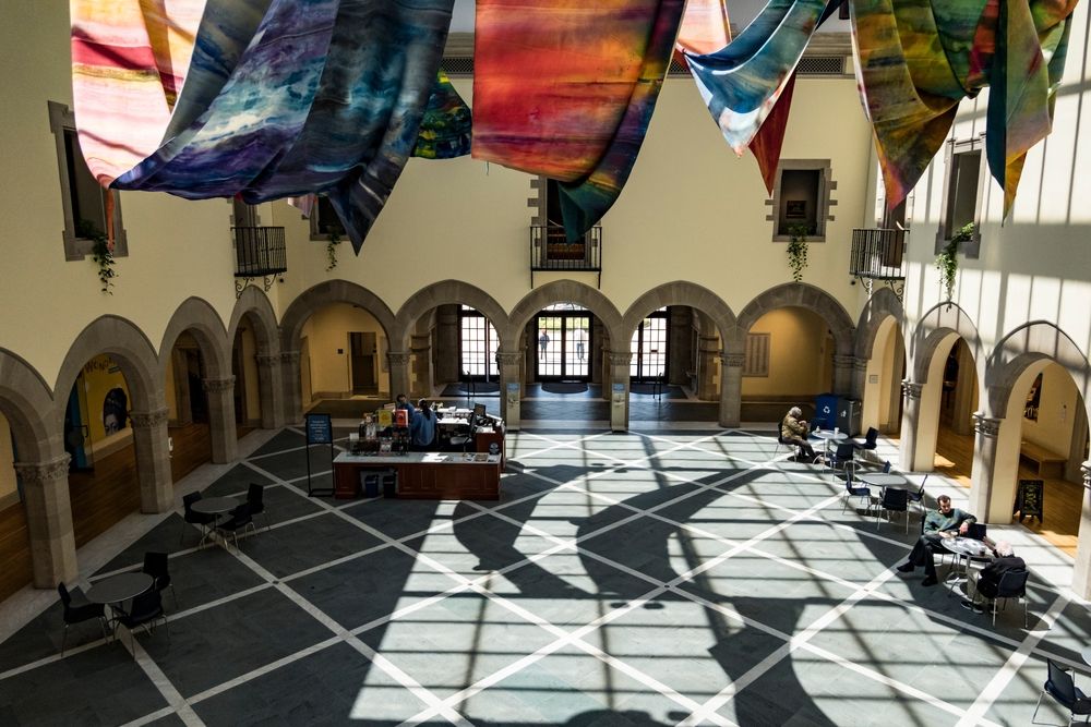 The atrium of Chrysler Museum of Art