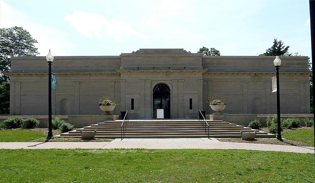 Front exterior of Heckscher Museum of Art