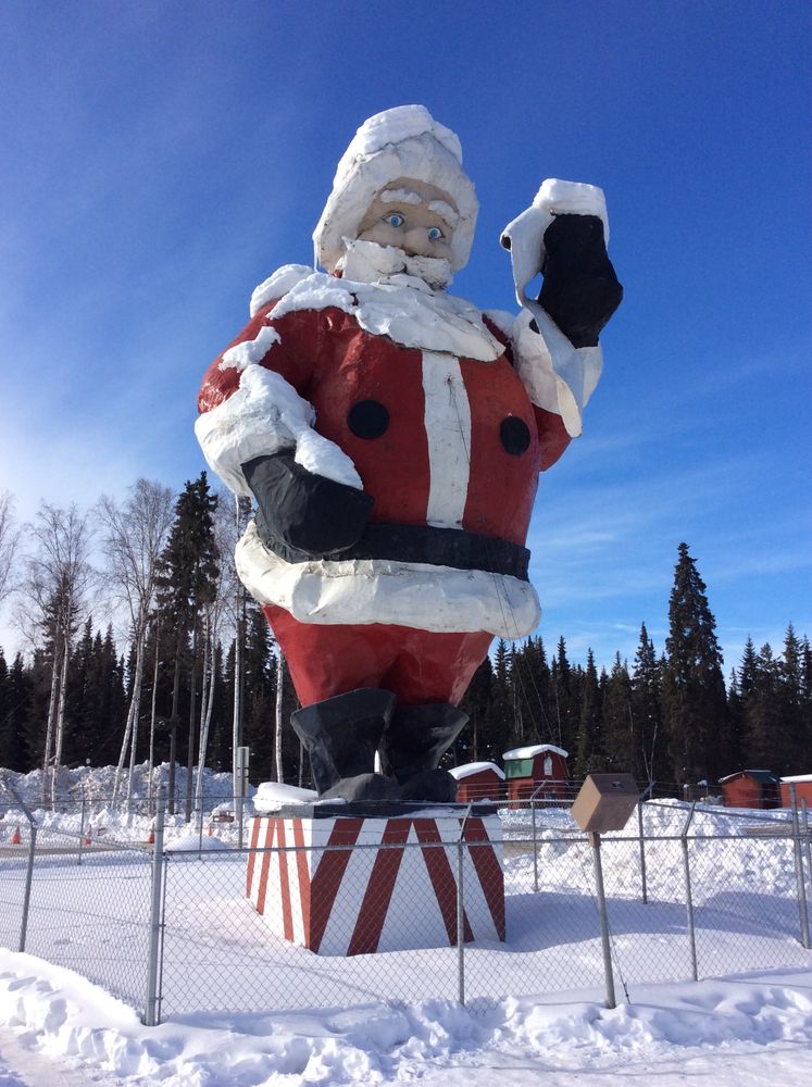 Giant Santa statue on the grounds of Santa Claus House